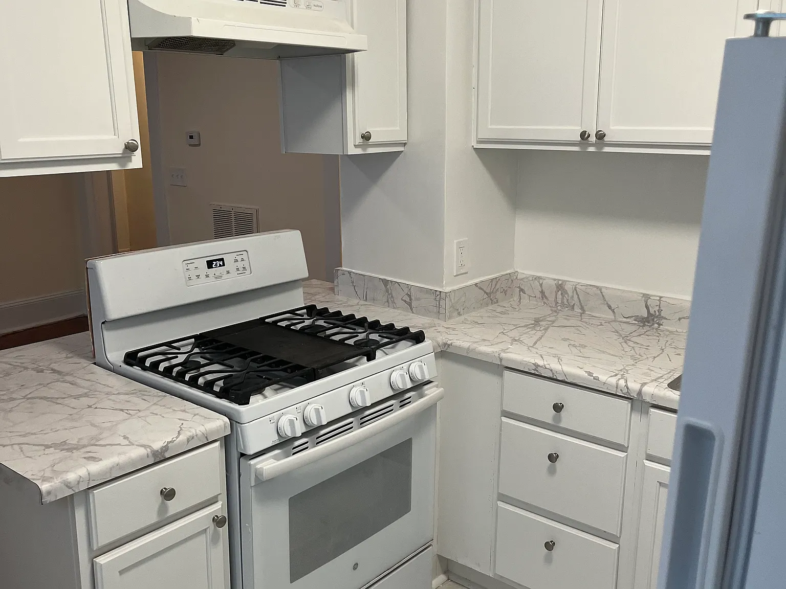 2 bed, 1200 sqft, $1,800 — Photo 2