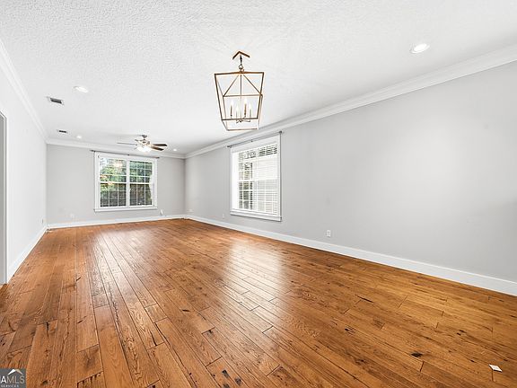 5th image of 153 Drayton Cir