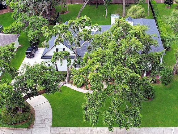 2nd image of 421 Courtlea Oaks Blvd