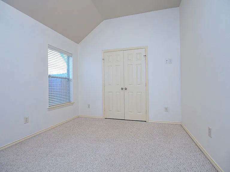 2123 Castle Gardens Ln — Photo 19