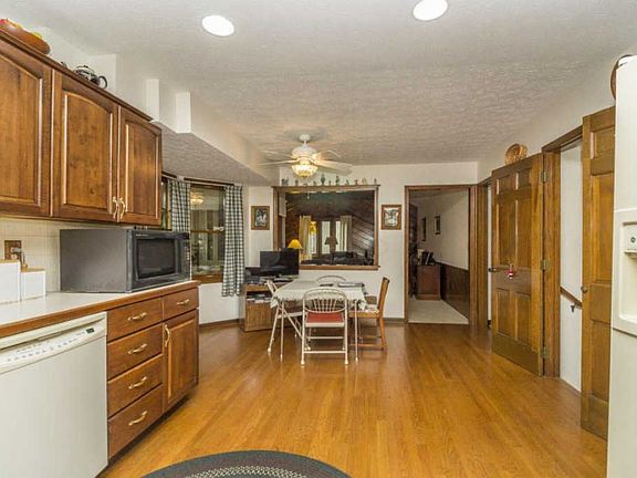 4th image of 323 Longbranch Dr