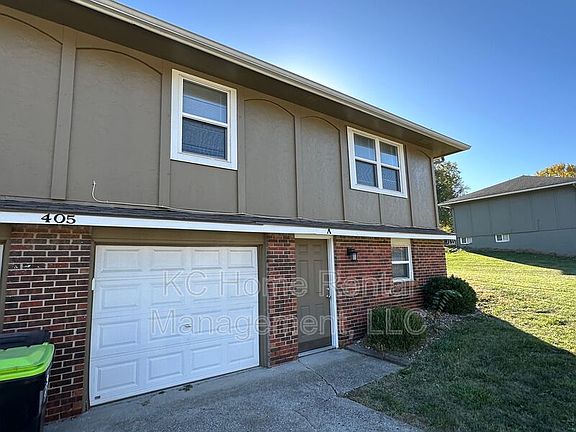 2nd image of 405 NE Westwind Dr APT A