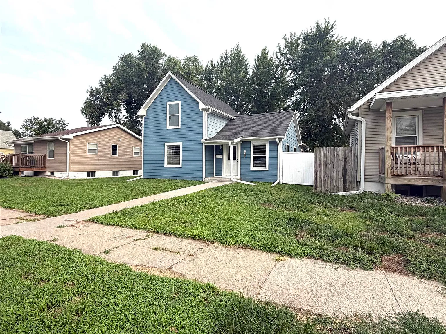 3 bed, 1312 sqft, $1,500 — Photo 1