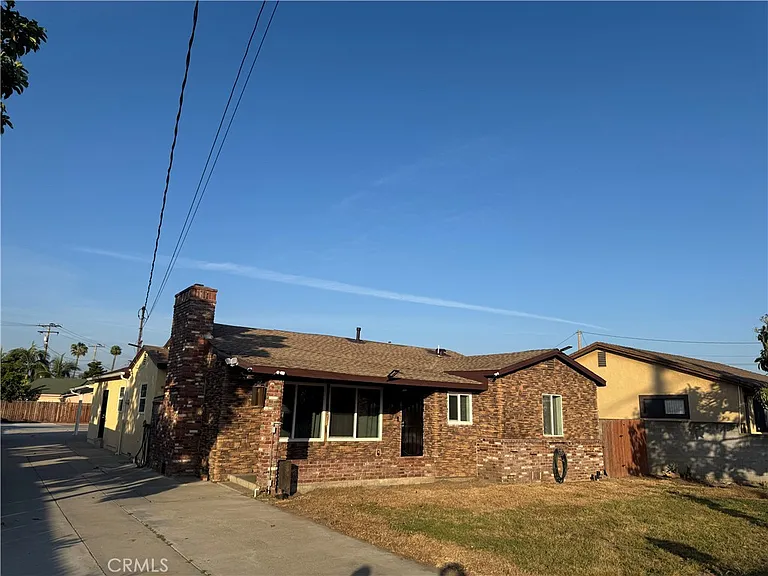 13725 Kenmore Ave — Photo 1