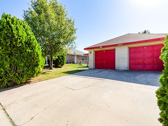 2nd image of 2702 Alma Dr #A