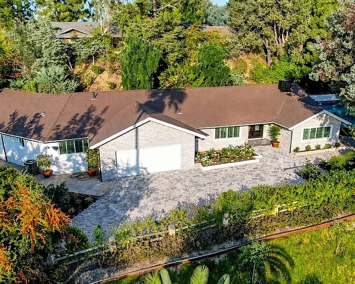 4732 Del Moreno Dr — Photo 1