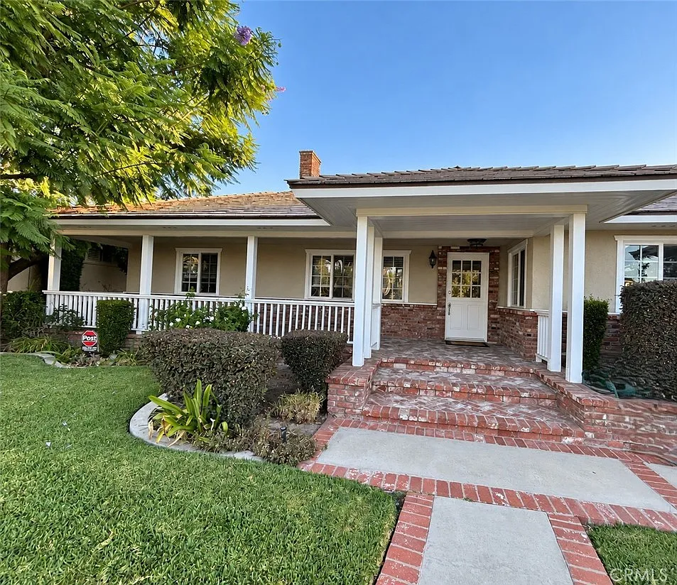3 bed, 2.5 bath, 2881 sqft, $7,500 — Photo 2