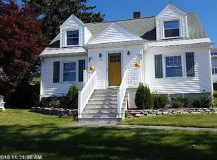 113 Commercial St, Boothbay Harbor, ME 04538