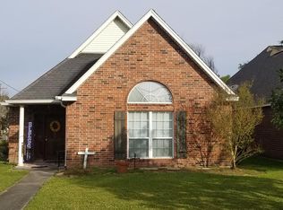 2046 6th St, Port Neches, TX 77651