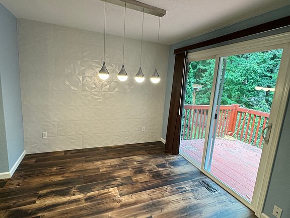 4th image of 13813 128th Ave NE
