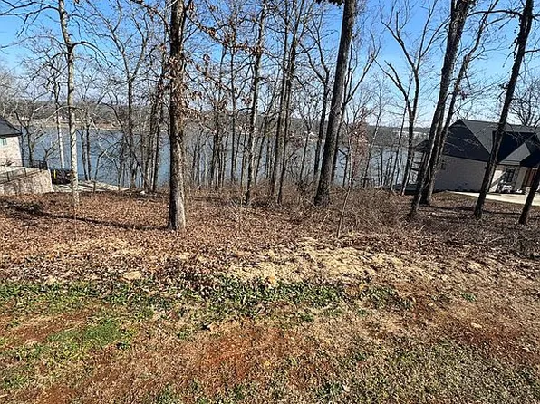 1001 Lakeview Crest Dr, Pell City, AL 35128