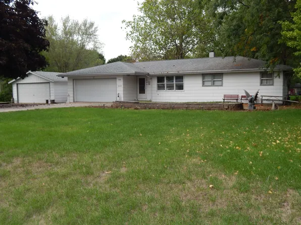 4440 Adele St, Roscoe, IL 61073