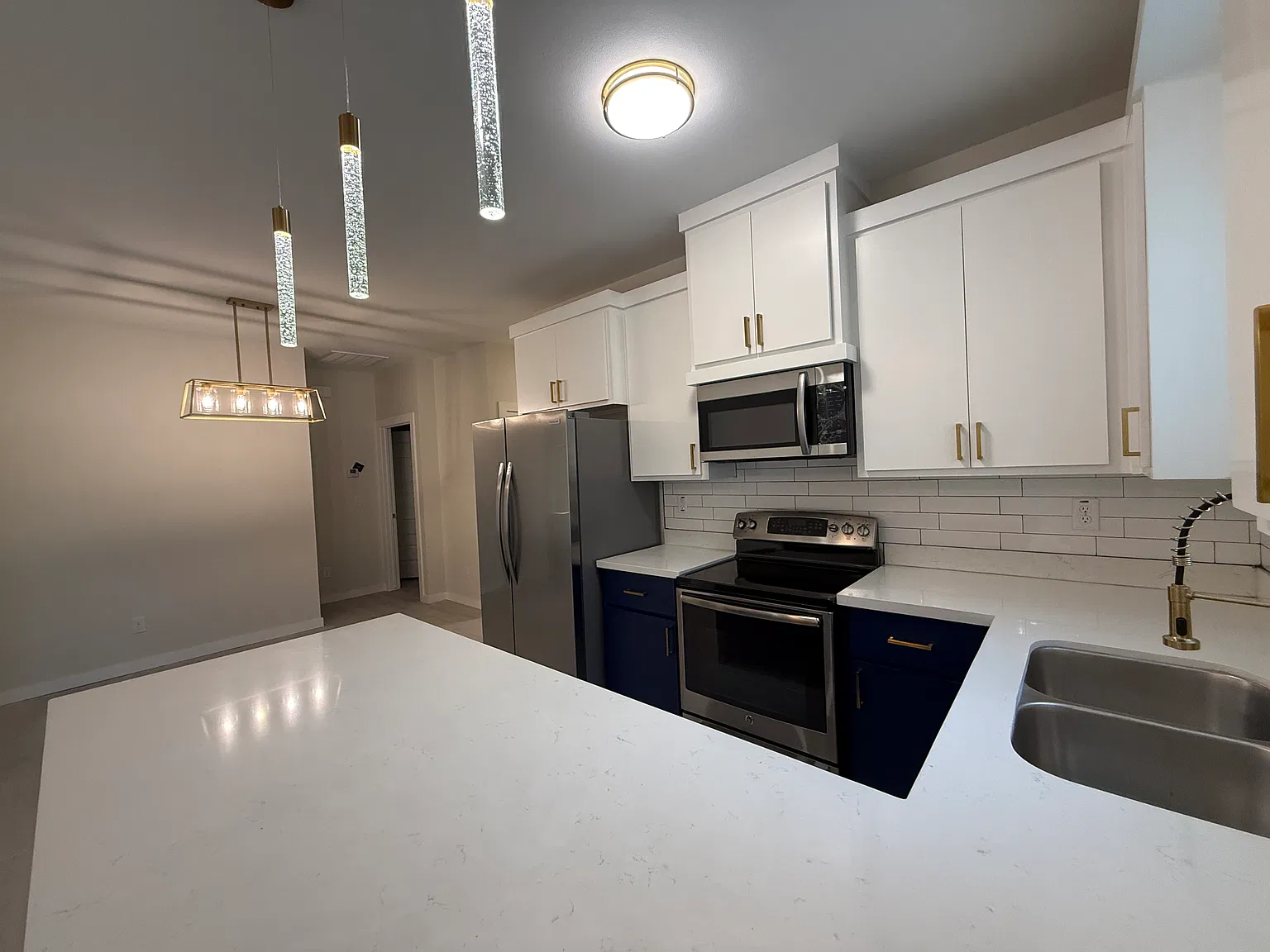 3003 Carson St — Photo 3
