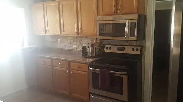 3 bed, 1000 sqft, $2,700 — Photo 2