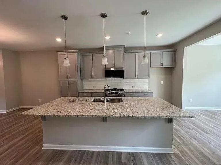 735 Brecklin Ln — Photo 6
