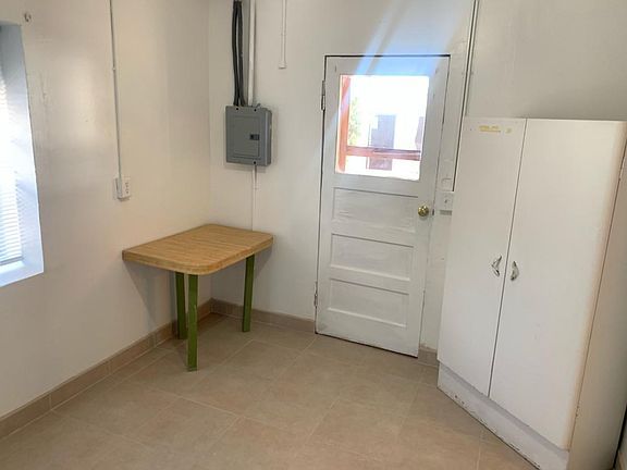 3rd image of 517 E Las Cruces Ave #1