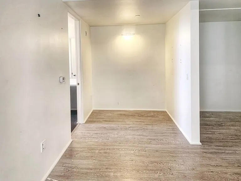 1038 S Mariposa Ave #101 — Photo 21