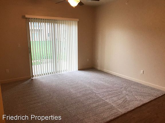 4th image of 2715 Bobcat Dr Unit 105