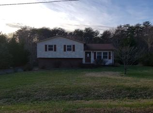 7962 Snyder Farm Rd, Tobaccoville, NC 27050