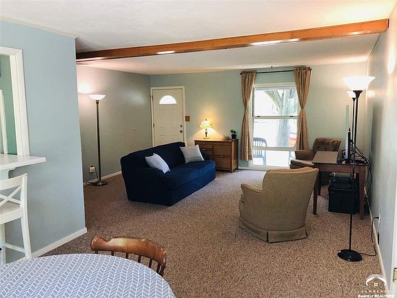 3rd image of 608 Saratoga Pl