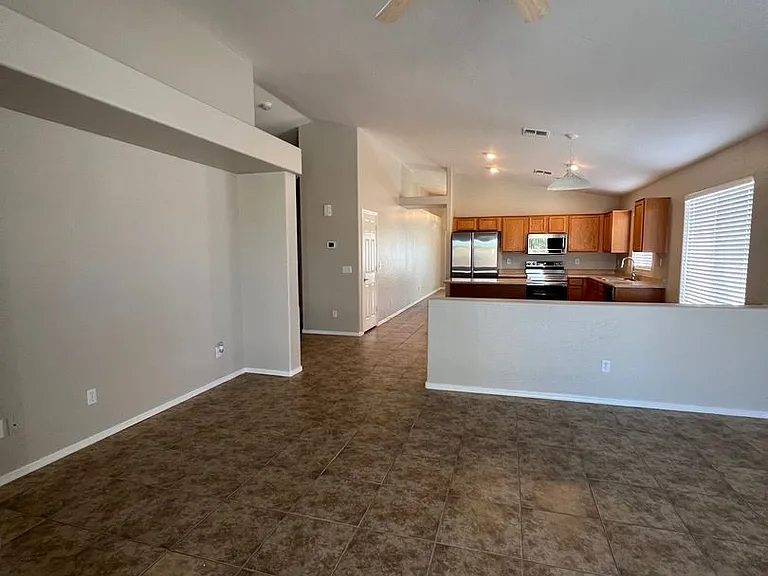 33889 N Barbara Dr — Photo 11