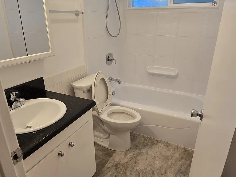 8018 SW Cedarcrest St — Photo 11
