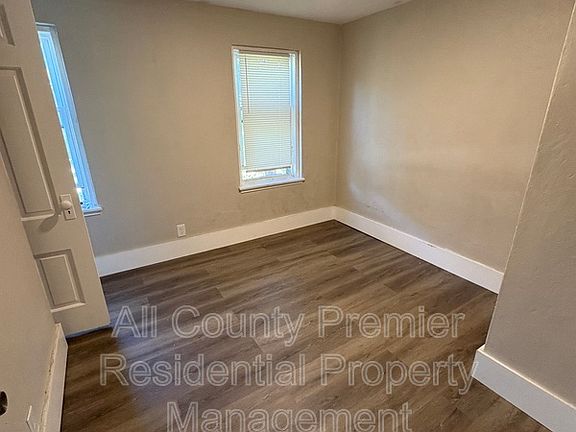 4th image of 2825 N Constitution Rd