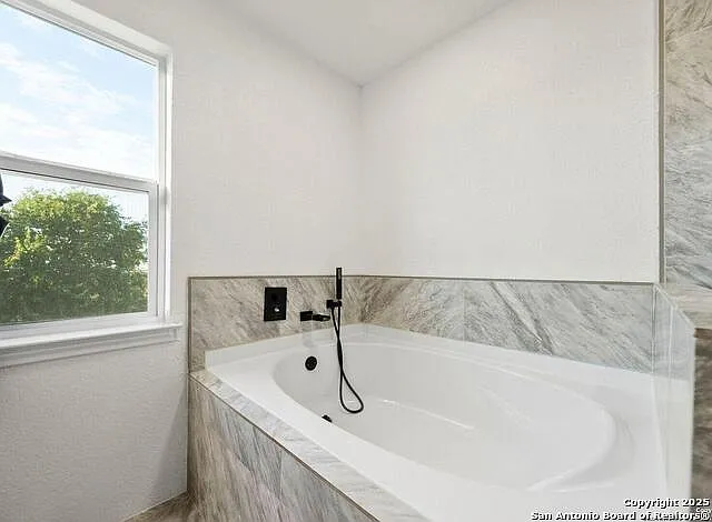 6830 Beltran Pass — Photo 13
