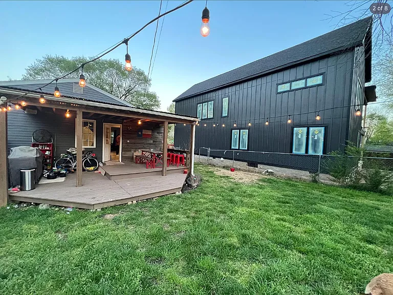 704 Village Ct — Photo 7