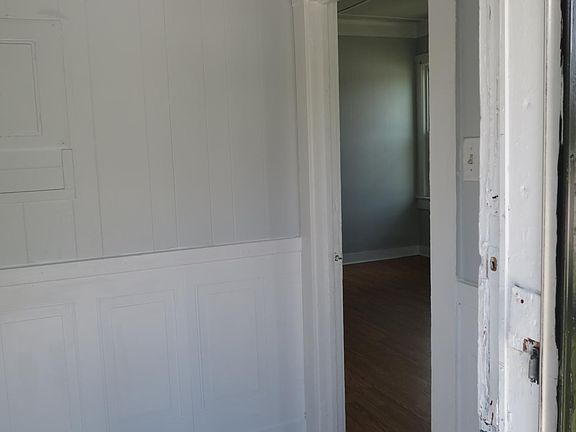 4th image of 1902 Iris St APT A