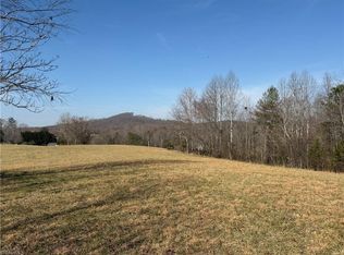 1442 Flippin Rd, Mount Airy, NC 27030