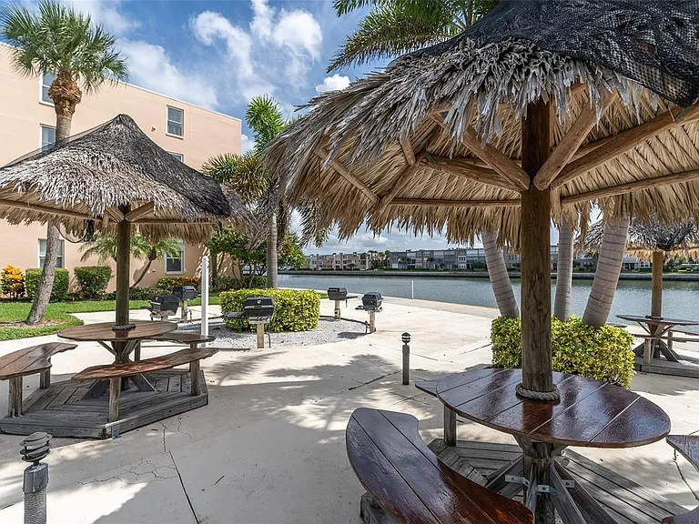 7600 Sun Island Dr S #204 — Photo 46