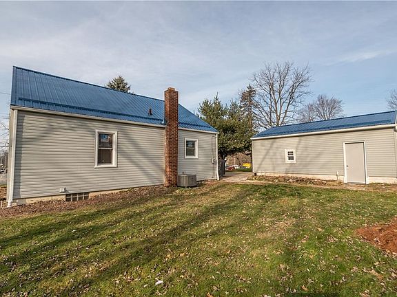 3rd image of 3089 Cormany Rd