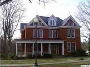 304 College Ave, Blackstone, VA 23824