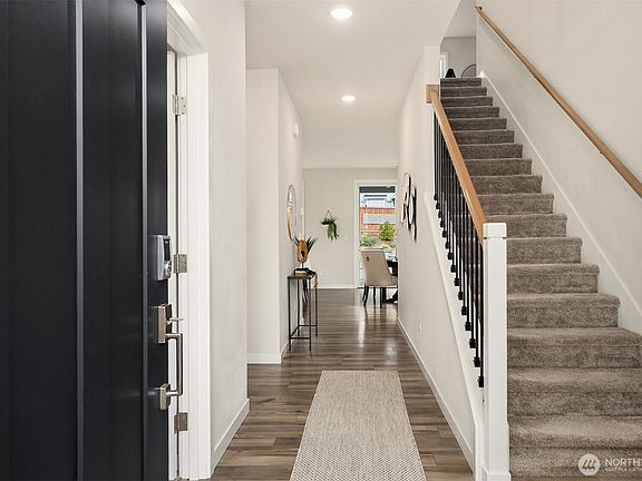 5th image of 22134 Jameson Avenue NW