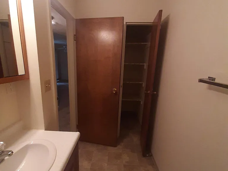 1000 Hespe Dr #11 — Photo 5