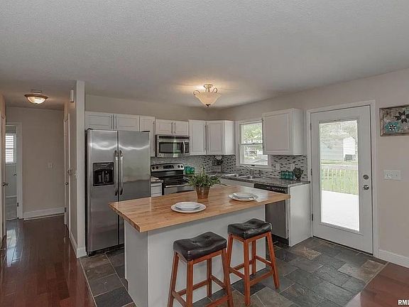 5th image of 3621 Oakwood Dr