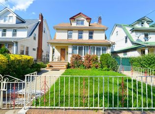 18847 Dormans Rd, Saint Albans, NY 11412