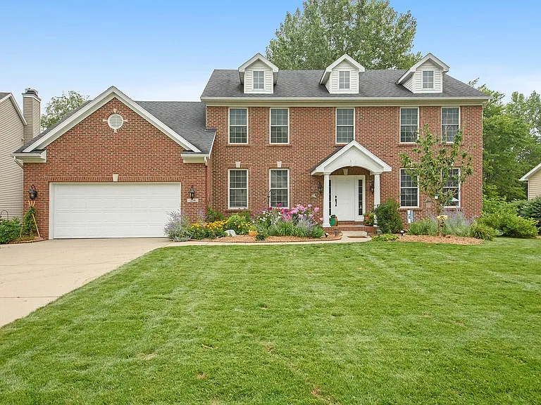234 Grayfield Ct SE — Photo 1