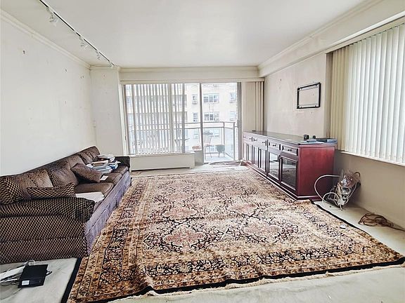 4th image of 303 E 57th Street #10D