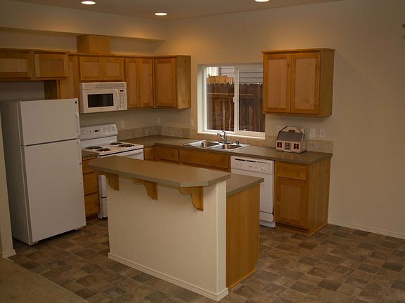 2nd image of 8712 NE 28th Way