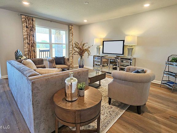 5th image of 233 Raulston Dr