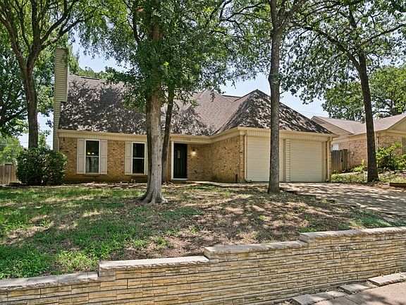 2nd image of 1706 Acorn Dr