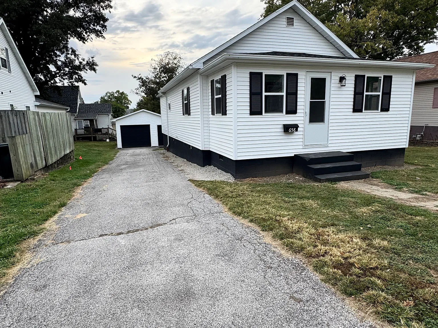 2 bed, 900 sqft, $1,200 — Photo 2