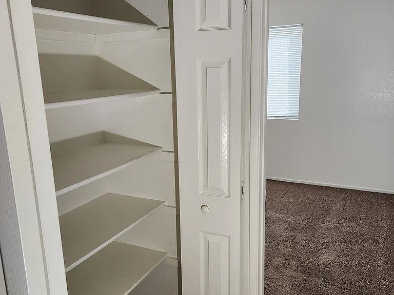Desert Sun Apartments — Photo 46