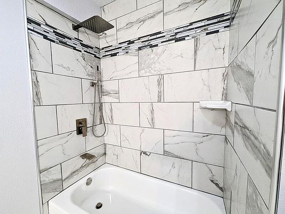 5th image of 413 Jefferson St #4