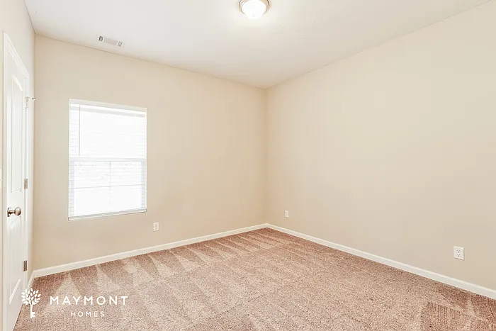 1374 Oak Ln — Photo 8