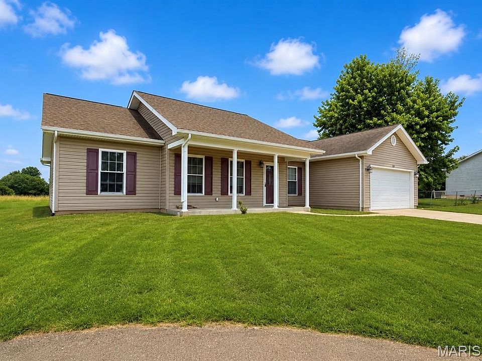 2nd image of 140 Penny Ln