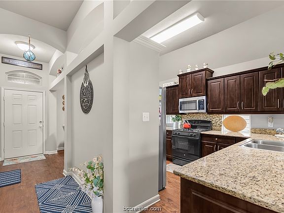 5th image of 15485 Baker Meadow Loop