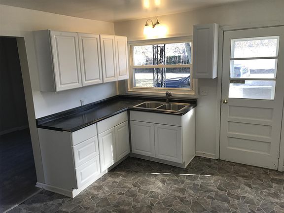 2nd image of 202 Osborne St